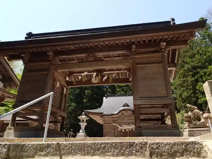 金屋子神社の山門・神門