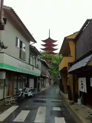 厳島神社の周辺