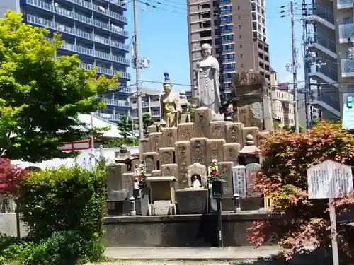 愛染堂勝鬘院の地蔵