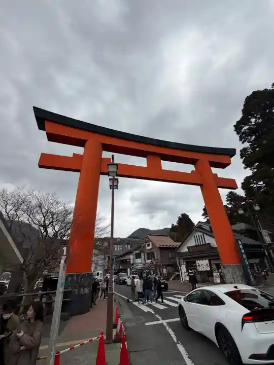 箱根神社の{uncategorized: "未分類", other: "その他", undefined: "問題あり", building: "その他建物", grave: "お墓", sacred_gate: "鳥居", guardian: "狛犬", statue: "像", buddha: "仏像", history: "歴史", nature: "自然", garden: "庭園", animal: "動物", pagoda: "塔", temizu: "手水舎", mountain_gate: "山門・神門", sanctuary: "本殿・本堂", subordinate: "末社・摂社", art: "芸術", scenery: "景色", jizo: "地蔵", ema: "絵馬", goshuin: "御朱印", omikuji: "おみくじ", items: "授与品その他", amulet: "お守り", goshuincho: "御朱印帳", eats: "食事", festival: "お祭り", votive_dance: "神楽", shichigosan: "七五三参", wedding: "結婚式", experience: "体験その他", initially: "初詣", around: "周辺", anti_infection: "感染症対策"}