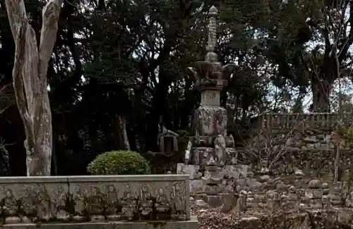 花山院菩提寺の{uncategorized: "未分類", other: "その他", undefined: "問題あり", building: "その他建物", grave: "お墓", sacred_gate: "鳥居", guardian: "狛犬", statue: "像", buddha: "仏像", history: "歴史", nature: "自然", garden: "庭園", animal: "動物", pagoda: "塔", temizu: "手水舎", mountain_gate: "山門・神門", sanctuary: "本殿・本堂", subordinate: "末社・摂社", art: "芸術", scenery: "景色", jizo: "地蔵", ema: "絵馬", goshuin: "御朱印", omikuji: "おみくじ", items: "授与品その他", amulet: "お守り", goshuincho: "御朱印帳", eats: "食事", festival: "お祭り", votive_dance: "神楽", shichigosan: "七五三参", wedding: "結婚式", experience: "体験その他", initially: "初詣", around: "周辺", anti_infection: "感染症対策"}