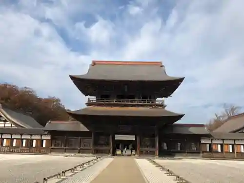 瑞龍寺の山門