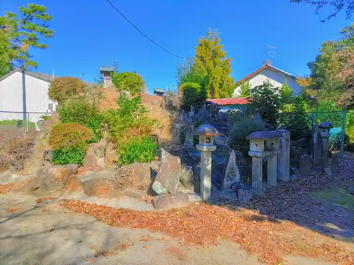 川曲神社(子生和町)の末社・摂社
