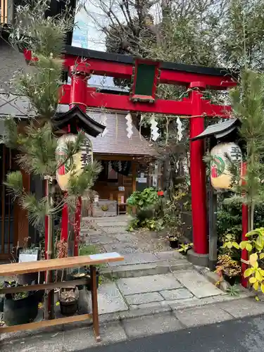 五十稲荷神社(栄寿稲荷神社)の鳥居