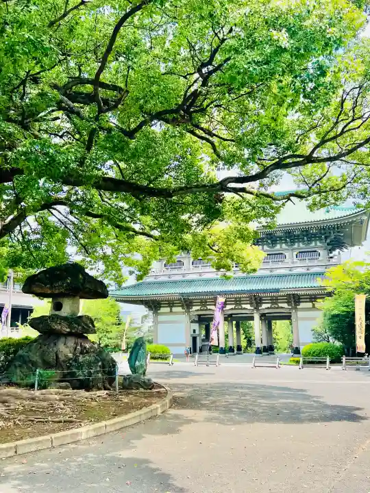 総持寺の{uncategorized: "未分類", other: "その他", undefined: "問題あり", building: "その他建物", grave: "お墓", sacred_gate: "鳥居", guardian: "狛犬", statue: "像", buddha: "仏像", history: "歴史", nature: "自然", garden: "庭園", animal: "動物", pagoda: "塔", temizu: "手水舎", mountain_gate: "山門・神門", sanctuary: "本殿・本堂", subordinate: "末社・摂社", art: "芸術", scenery: "景色", jizo: "地蔵", ema: "絵馬", goshuin: "御朱印", omikuji: "おみくじ", items: "授与品その他", amulet: "お守り", goshuincho: "御朱印帳", eats: "食事", festival: "お祭り", votive_dance: "神楽", shichigosan: "七五三参", wedding: "結婚式", experience: "体験その他", initially: "初詣", around: "周辺", anti_infection: "感染症対策"}