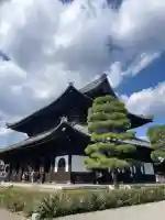 建仁寺(建仁禅寺)の{uncategorized: "未分類", other: "その他", undefined: "問題あり", building: "その他建物", grave: "お墓", sacred_gate: "鳥居", guardian: "狛犬", statue: "像", buddha: "仏像", history: "歴史", nature: "自然", garden: "庭園", animal: "動物", pagoda: "塔", temizu: "手水舎", mountain_gate: "山門・神門", sanctuary: "本殿・本堂", subordinate: "末社・摂社", art: "芸術", scenery: "景色", jizo: "地蔵", ema: "絵馬", goshuin: "御朱印", omikuji: "おみくじ", items: "授与品その他", amulet: "お守り", goshuincho: "御朱印帳", eats: "食事", festival: "お祭り", votive_dance: "神楽", shichigosan: "七五三参", wedding: "結婚式", experience: "体験その他", initially: "初詣", around: "周辺", anti_infection: "感染症対策"}