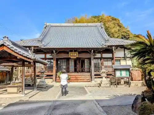 持光寺の本殿・本堂