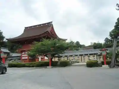 美濃國一宮　南宮大社の山門・神門