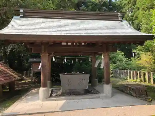 都萬神社の手水