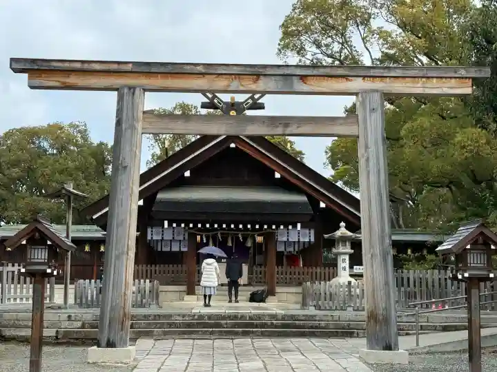 和泉國一之宮 大鳥大社の{uncategorized: "未分類", other: "その他", undefined: "問題あり", building: "その他建物", grave: "お墓", sacred_gate: "鳥居", guardian: "狛犬", statue: "像", buddha: "仏像", history: "歴史", nature: "自然", garden: "庭園", animal: "動物", pagoda: "塔", temizu: "手水舎", mountain_gate: "山門・神門", sanctuary: "本殿・本堂", subordinate: "末社・摂社", art: "芸術", scenery: "景色", jizo: "地蔵", ema: "絵馬", goshuin: "御朱印", omikuji: "おみくじ", items: "授与品その他", amulet: "お守り", goshuincho: "御朱印帳", eats: "食事", festival: "お祭り", votive_dance: "神楽", shichigosan: "七五三参", wedding: "結婚式", experience: "体験その他", initially: "初詣", around: "周辺", anti_infection: "感染症対策"}