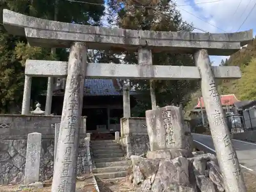 河内明神社の鳥居