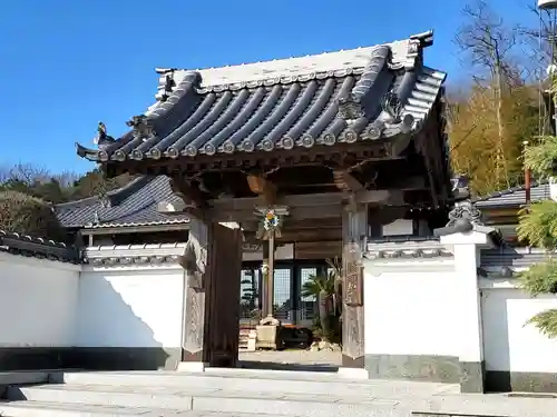 勝明寺の山門