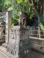 神明社の像