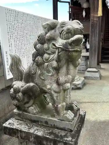 富士浅間宮の狛犬