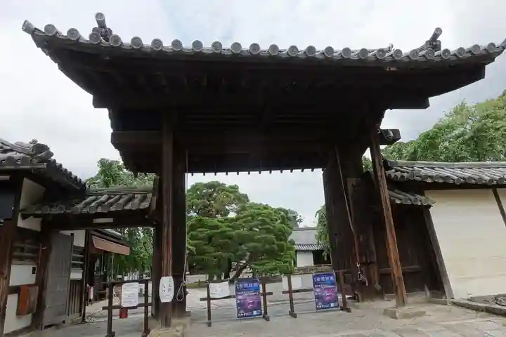 醍醐寺の山門・神門