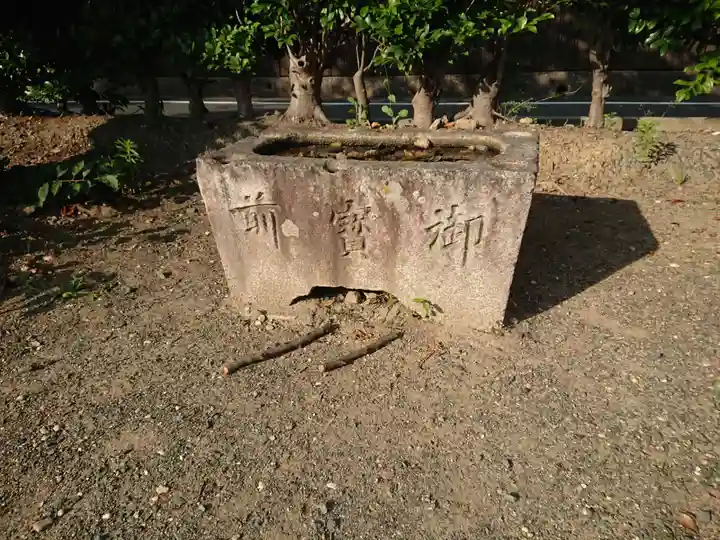 天王社の手水舎