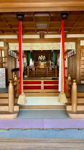 屯倉神社の{uncategorized: "未分類", other: "その他", undefined: "問題あり", building: "その他建物", grave: "お墓", sacred_gate: "鳥居", guardian: "狛犬", statue: "像", buddha: "仏像", history: "歴史", nature: "自然", garden: "庭園", animal: "動物", pagoda: "塔", temizu: "手水舎", mountain_gate: "山門・神門", sanctuary: "本殿・本堂", subordinate: "末社・摂社", art: "芸術", scenery: "景色", jizo: "地蔵", ema: "絵馬", goshuin: "御朱印", omikuji: "おみくじ", items: "授与品その他", amulet: "お守り", goshuincho: "御朱印帳", eats: "食事", festival: "お祭り", votive_dance: "神楽", shichigosan: "七五三参", wedding: "結婚式", experience: "体験その他", initially: "初詣", around: "周辺", anti_infection: "感染症対策"}