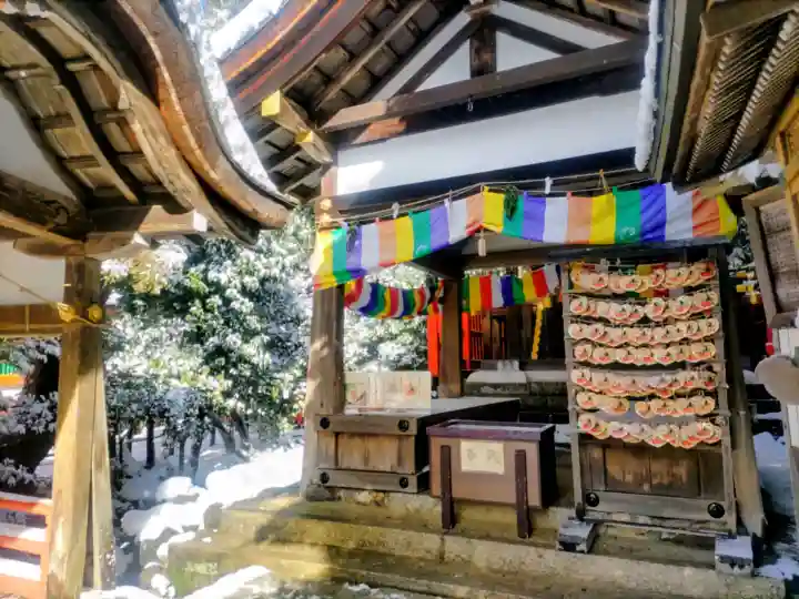 賀茂別雷神社(上賀茂神社)の{uncategorized: "未分類", other: "その他", undefined: "問題あり", building: "その他建物", grave: "お墓", sacred_gate: "鳥居", guardian: "狛犬", statue: "像", buddha: "仏像", history: "歴史", nature: "自然", garden: "庭園", animal: "動物", pagoda: "塔", temizu: "手水舎", mountain_gate: "山門・神門", sanctuary: "本殿・本堂", subordinate: "末社・摂社", art: "芸術", scenery: "景色", jizo: "地蔵", ema: "絵馬", goshuin: "御朱印", omikuji: "おみくじ", items: "授与品その他", amulet: "お守り", goshuincho: "御朱印帳", eats: "食事", festival: "お祭り", votive_dance: "神楽", shichigosan: "七五三参", wedding: "結婚式", experience: "体験その他", initially: "初詣", around: "周辺", anti_infection: "感染症対策"}