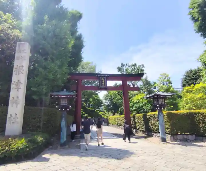根津神社の{uncategorized: "未分類", other: "その他", undefined: "問題あり", building: "その他建物", grave: "お墓", sacred_gate: "鳥居", guardian: "狛犬", statue: "像", buddha: "仏像", history: "歴史", nature: "自然", garden: "庭園", animal: "動物", pagoda: "塔", temizu: "手水舎", mountain_gate: "山門・神門", sanctuary: "本殿・本堂", subordinate: "末社・摂社", art: "芸術", scenery: "景色", jizo: "地蔵", ema: "絵馬", goshuin: "御朱印", omikuji: "おみくじ", items: "授与品その他", amulet: "お守り", goshuincho: "御朱印帳", eats: "食事", festival: "お祭り", votive_dance: "神楽", shichigosan: "七五三参", wedding: "結婚式", experience: "体験その他", initially: "初詣", around: "周辺", anti_infection: "感染症対策"}