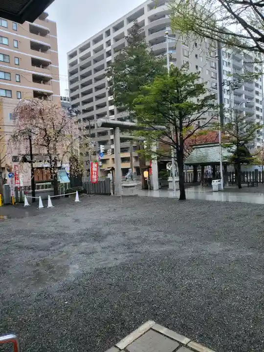 北海道神宮頓宮の{uncategorized: "未分類", other: "その他", undefined: "問題あり", building: "その他建物", grave: "お墓", sacred_gate: "鳥居", guardian: "狛犬", statue: "像", buddha: "仏像", history: "歴史", nature: "自然", garden: "庭園", animal: "動物", pagoda: "塔", temizu: "手水舎", mountain_gate: "山門・神門", sanctuary: "本殿・本堂", subordinate: "末社・摂社", art: "芸術", scenery: "景色", jizo: "地蔵", ema: "絵馬", goshuin: "御朱印", omikuji: "おみくじ", items: "授与品その他", amulet: "お守り", goshuincho: "御朱印帳", eats: "食事", festival: "お祭り", votive_dance: "神楽", shichigosan: "七五三参", wedding: "結婚式", experience: "体験その他", initially: "初詣", around: "周辺", anti_infection: "感染症対策"}