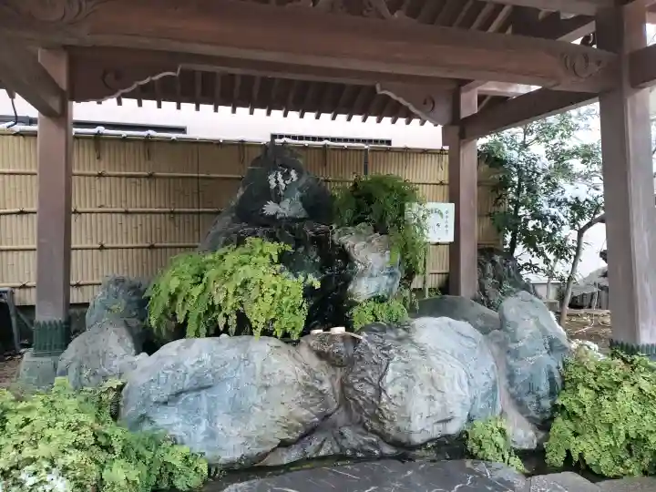 馬橋稲荷神社の{uncategorized: "未分類", other: "その他", undefined: "問題あり", building: "その他建物", grave: "お墓", sacred_gate: "鳥居", guardian: "狛犬", statue: "像", buddha: "仏像", history: "歴史", nature: "自然", garden: "庭園", animal: "動物", pagoda: "塔", temizu: "手水舎", mountain_gate: "山門・神門", sanctuary: "本殿・本堂", subordinate: "末社・摂社", art: "芸術", scenery: "景色", jizo: "地蔵", ema: "絵馬", goshuin: "御朱印", omikuji: "おみくじ", items: "授与品その他", amulet: "お守り", goshuincho: "御朱印帳", eats: "食事", festival: "お祭り", votive_dance: "神楽", shichigosan: "七五三参", wedding: "結婚式", experience: "体験その他", initially: "初詣", around: "周辺", anti_infection: "感染症対策"}