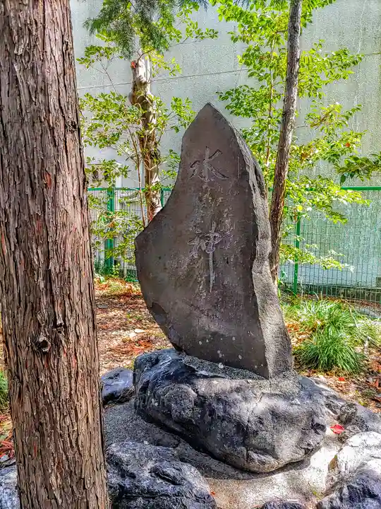 神明社(曽野町)の末社・摂社