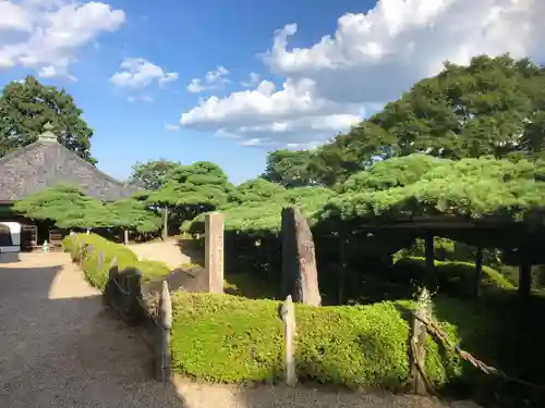 善峯寺の庭園