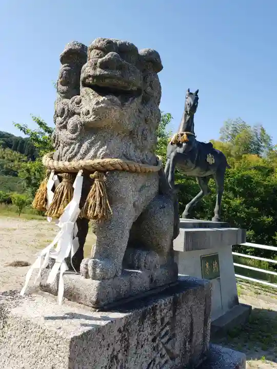 三上神社の狛犬