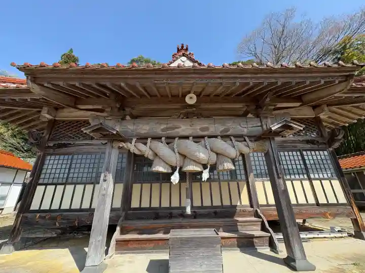 八幡宮の{uncategorized: "未分類", other: "その他", undefined: "問題あり", building: "その他建物", grave: "お墓", sacred_gate: "鳥居", guardian: "狛犬", statue: "像", buddha: "仏像", history: "歴史", nature: "自然", garden: "庭園", animal: "動物", pagoda: "塔", temizu: "手水舎", mountain_gate: "山門・神門", sanctuary: "本殿・本堂", subordinate: "末社・摂社", art: "芸術", scenery: "景色", jizo: "地蔵", ema: "絵馬", goshuin: "御朱印", omikuji: "おみくじ", items: "授与品その他", amulet: "お守り", goshuincho: "御朱印帳", eats: "食事", festival: "お祭り", votive_dance: "神楽", shichigosan: "七五三参", wedding: "結婚式", experience: "体験その他", initially: "初詣", around: "周辺", anti_infection: "感染症対策"}