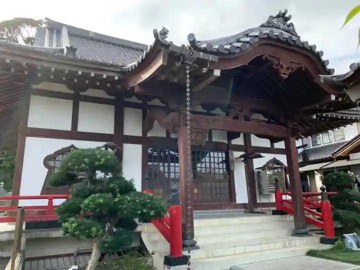 實本寺の本殿・本堂