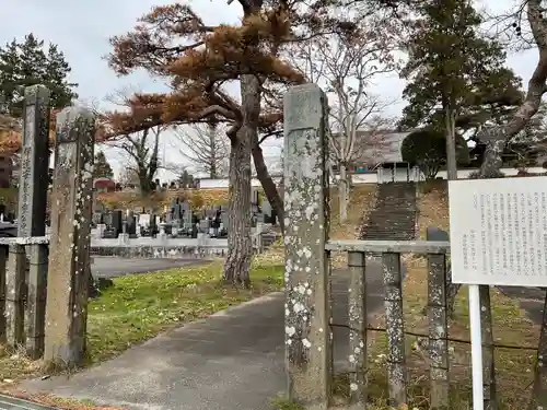 見竜寺の建物その他