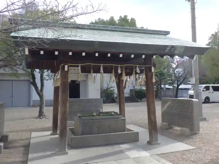 三社神社の手水舎