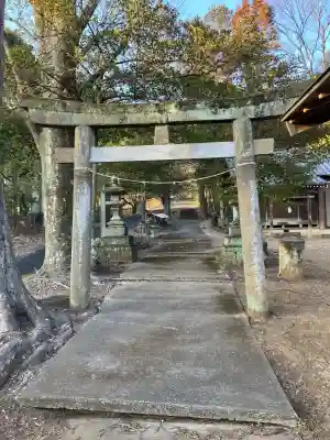 三毳神社(里宮)の{uncategorized: "未分類", other: "その他", undefined: "問題あり", building: "その他建物", grave: "お墓", sacred_gate: "鳥居", guardian: "狛犬", statue: "像", buddha: "仏像", history: "歴史", nature: "自然", garden: "庭園", animal: "動物", pagoda: "塔", temizu: "手水舎", mountain_gate: "山門・神門", sanctuary: "本殿・本堂", subordinate: "末社・摂社", art: "芸術", scenery: "景色", jizo: "地蔵", ema: "絵馬", goshuin: "御朱印", omikuji: "おみくじ", items: "授与品その他", amulet: "お守り", goshuincho: "御朱印帳", eats: "食事", festival: "お祭り", votive_dance: "神楽", shichigosan: "七五三参", wedding: "結婚式", experience: "体験その他", initially: "初詣", around: "周辺", anti_infection: "感染症対策"}