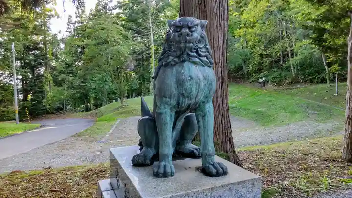 由仁神社の狛犬