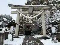 八雲神社(緑町)の{uncategorized: "未分類", other: "その他", undefined: "問題あり", building: "その他建物", grave: "お墓", sacred_gate: "鳥居", guardian: "狛犬", statue: "像", buddha: "仏像", history: "歴史", nature: "自然", garden: "庭園", animal: "動物", pagoda: "塔", temizu: "手水舎", mountain_gate: "山門・神門", sanctuary: "本殿・本堂", subordinate: "末社・摂社", art: "芸術", scenery: "景色", jizo: "地蔵", ema: "絵馬", goshuin: "御朱印", omikuji: "おみくじ", items: "授与品その他", amulet: "お守り", goshuincho: "御朱印帳", eats: "食事", festival: "お祭り", votive_dance: "神楽", shichigosan: "七五三参", wedding: "結婚式", experience: "体験その他", initially: "初詣", around: "周辺", anti_infection: "感染症対策"}