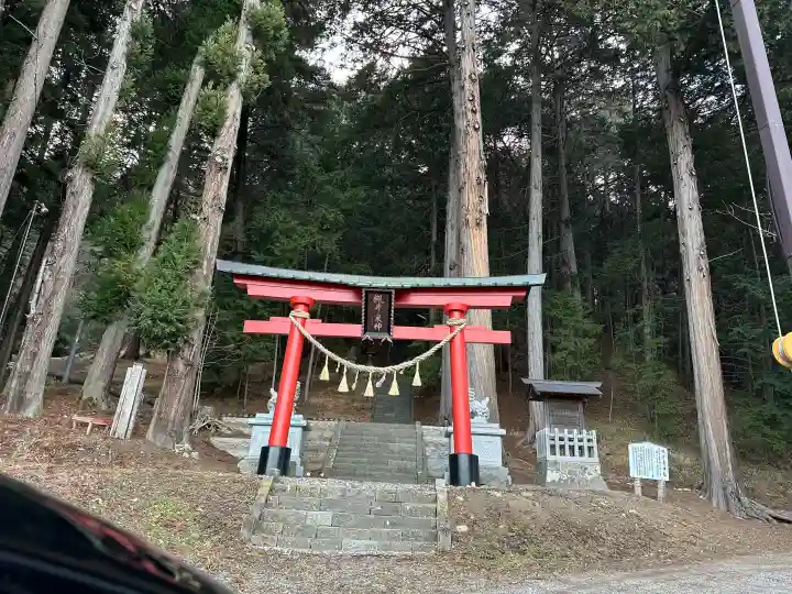 槻井泉神社の{uncategorized: "未分類", other: "その他", undefined: "問題あり", building: "その他建物", grave: "お墓", sacred_gate: "鳥居", guardian: "狛犬", statue: "像", buddha: "仏像", history: "歴史", nature: "自然", garden: "庭園", animal: "動物", pagoda: "塔", temizu: "手水舎", mountain_gate: "山門・神門", sanctuary: "本殿・本堂", subordinate: "末社・摂社", art: "芸術", scenery: "景色", jizo: "地蔵", ema: "絵馬", goshuin: "御朱印", omikuji: "おみくじ", items: "授与品その他", amulet: "お守り", goshuincho: "御朱印帳", eats: "食事", festival: "お祭り", votive_dance: "神楽", shichigosan: "七五三参", wedding: "結婚式", experience: "体験その他", initially: "初詣", around: "周辺", anti_infection: "感染症対策"}