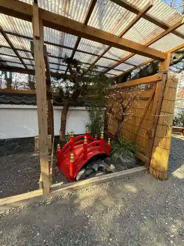 牛天神北野神社の{uncategorized: "未分類", other: "その他", undefined: "問題あり", building: "その他建物", grave: "お墓", sacred_gate: "鳥居", guardian: "狛犬", statue: "像", buddha: "仏像", history: "歴史", nature: "自然", garden: "庭園", animal: "動物", pagoda: "塔", temizu: "手水舎", mountain_gate: "山門・神門", sanctuary: "本殿・本堂", subordinate: "末社・摂社", art: "芸術", scenery: "景色", jizo: "地蔵", ema: "絵馬", goshuin: "御朱印", omikuji: "おみくじ", items: "授与品その他", amulet: "お守り", goshuincho: "御朱印帳", eats: "食事", festival: "お祭り", votive_dance: "神楽", shichigosan: "七五三参", wedding: "結婚式", experience: "体験その他", initially: "初詣", around: "周辺", anti_infection: "感染症対策"}