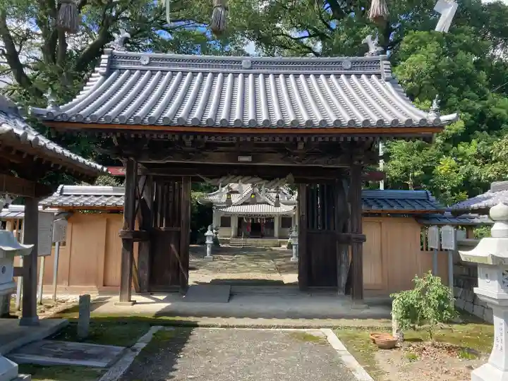 周敷神社の山門・神門