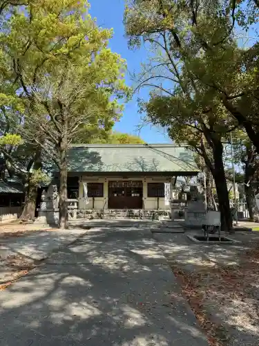 六所社（下飯田）の{uncategorized: "未分類", other: "その他", undefined: "問題あり", building: "その他建物", grave: "お墓", sacred_gate: "鳥居", guardian: "狛犬", statue: "像", buddha: "仏像", history: "歴史", nature: "自然", garden: "庭園", animal: "動物", pagoda: "塔", temizu: "手水舎", mountain_gate: "山門・神門", sanctuary: "本殿・本堂", subordinate: "末社・摂社", art: "芸術", scenery: "景色", jizo: "地蔵", ema: "絵馬", goshuin: "御朱印", omikuji: "おみくじ", items: "授与品その他", amulet: "お守り", goshuincho: "御朱印帳", eats: "食事", festival: "お祭り", votive_dance: "神楽", shichigosan: "七五三参", wedding: "結婚式", experience: "体験その他", initially: "初詣", around: "周辺", anti_infection: "感染症対策"}