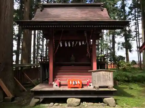 櫛引八幡宮の末社