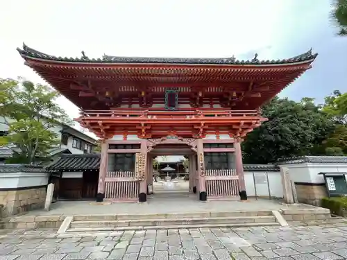 昆陽寺の山門