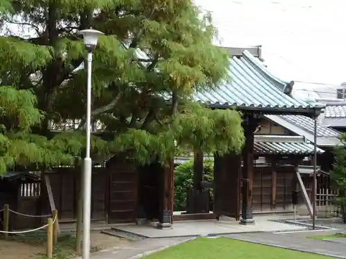 大聖院の山門・神門
