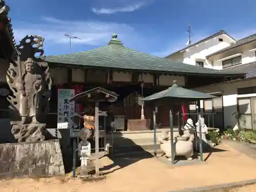 文殊院の本殿・本堂