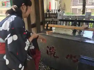 高円寺氷川神社の手水舎