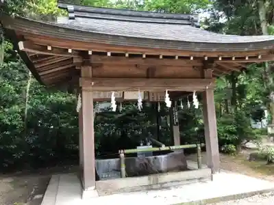 大和神社の手水舎