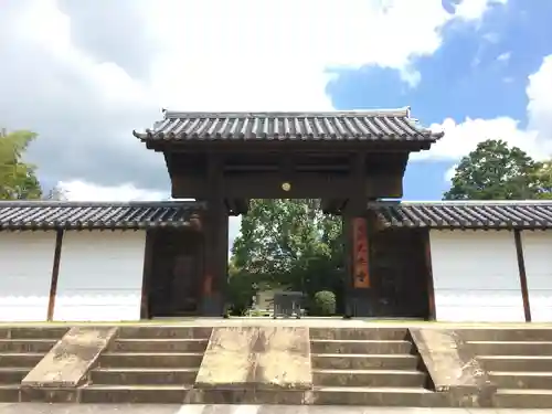 大安寺の山門