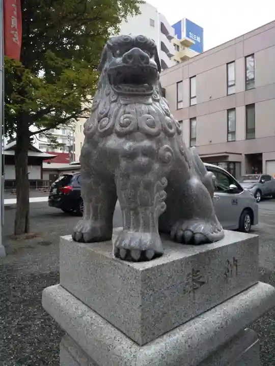 北海道神宮頓宮の狛犬