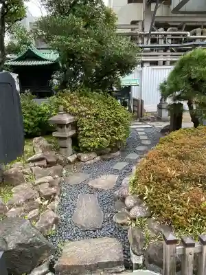 龍光不動尊の{uncategorized: "未分類", other: "その他", undefined: "問題あり", building: "その他建物", grave: "お墓", sacred_gate: "鳥居", guardian: "狛犬", statue: "像", buddha: "仏像", history: "歴史", nature: "自然", garden: "庭園", animal: "動物", pagoda: "塔", temizu: "手水舎", mountain_gate: "山門・神門", sanctuary: "本殿・本堂", subordinate: "末社・摂社", art: "芸術", scenery: "景色", jizo: "地蔵", ema: "絵馬", goshuin: "御朱印", omikuji: "おみくじ", items: "授与品その他", amulet: "お守り", goshuincho: "御朱印帳", eats: "食事", festival: "お祭り", votive_dance: "神楽", shichigosan: "七五三参", wedding: "結婚式", experience: "体験その他", initially: "初詣", around: "周辺", anti_infection: "感染症対策"}
