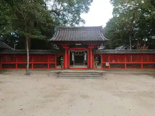 大岡白山神社の山門