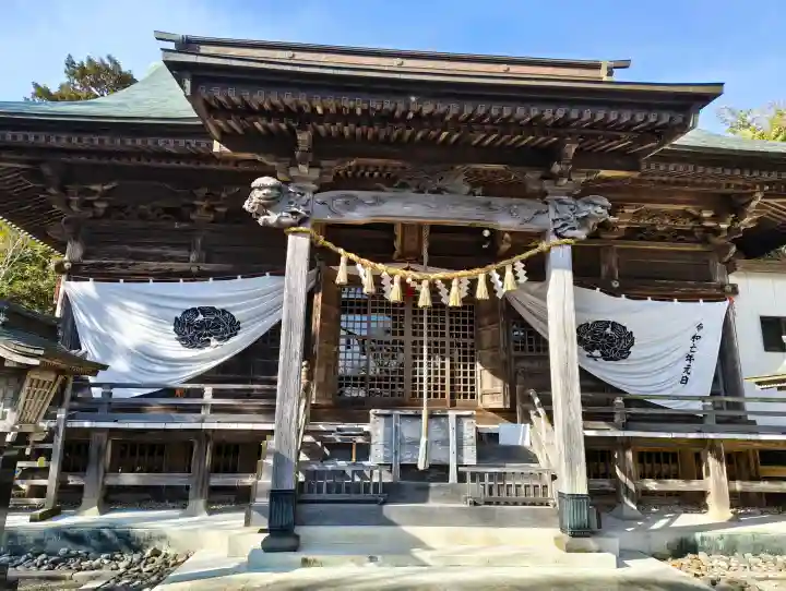 鳥屋神社の{uncategorized: "未分類", other: "その他", undefined: "問題あり", building: "その他建物", grave: "お墓", sacred_gate: "鳥居", guardian: "狛犬", statue: "像", buddha: "仏像", history: "歴史", nature: "自然", garden: "庭園", animal: "動物", pagoda: "塔", temizu: "手水舎", mountain_gate: "山門・神門", sanctuary: "本殿・本堂", subordinate: "末社・摂社", art: "芸術", scenery: "景色", jizo: "地蔵", ema: "絵馬", goshuin: "御朱印", omikuji: "おみくじ", items: "授与品その他", amulet: "お守り", goshuincho: "御朱印帳", eats: "食事", festival: "お祭り", votive_dance: "神楽", shichigosan: "七五三参", wedding: "結婚式", experience: "体験その他", initially: "初詣", around: "周辺", anti_infection: "感染症対策"}